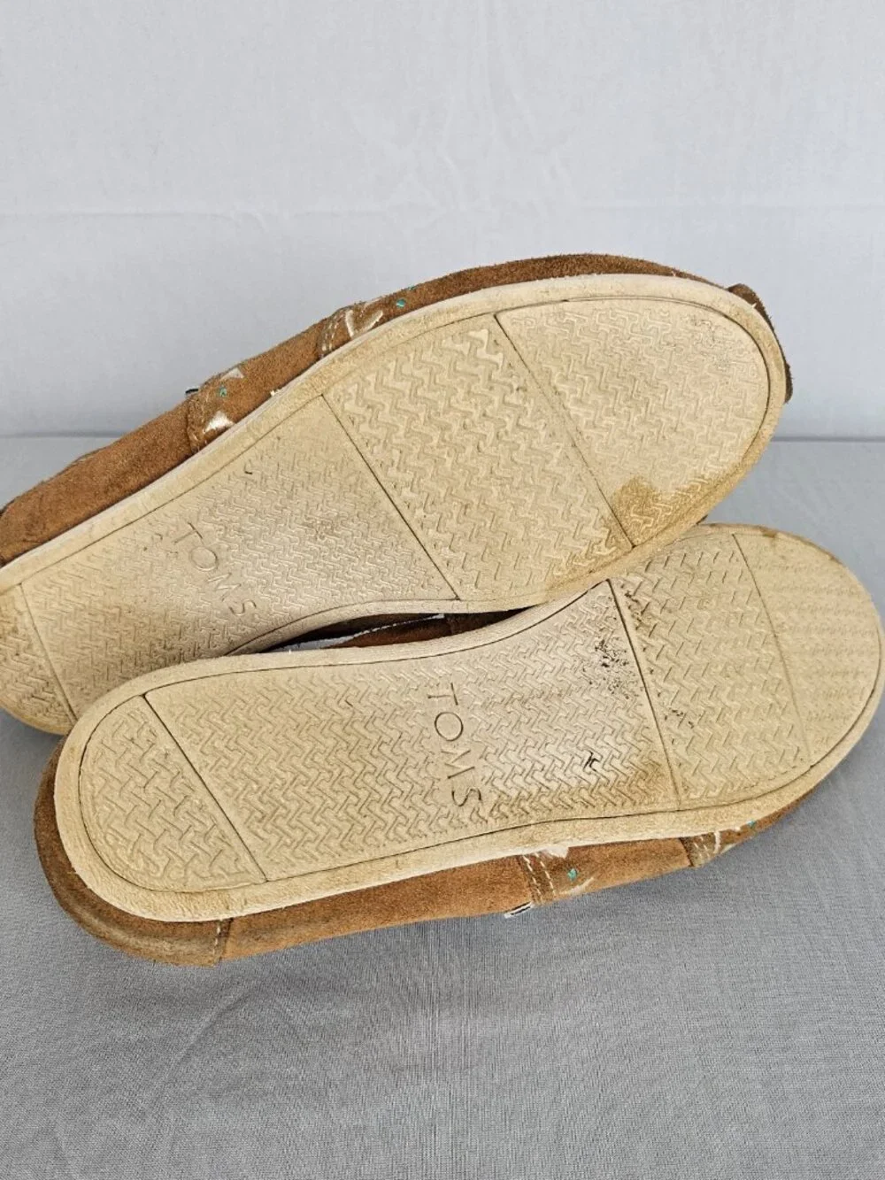 TOMS Embroidered Slip-On Flats | Boho Festival Shoes | Tan | Size 6.5